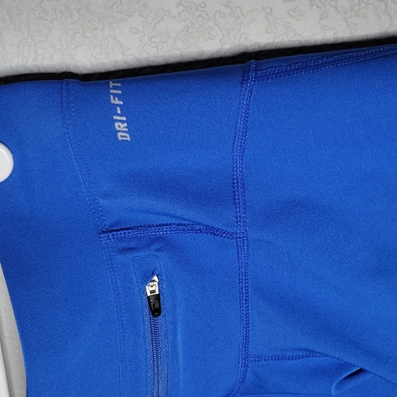 Nike Dri-Fit Blue Cropped Leggings - Picture 7 of 8